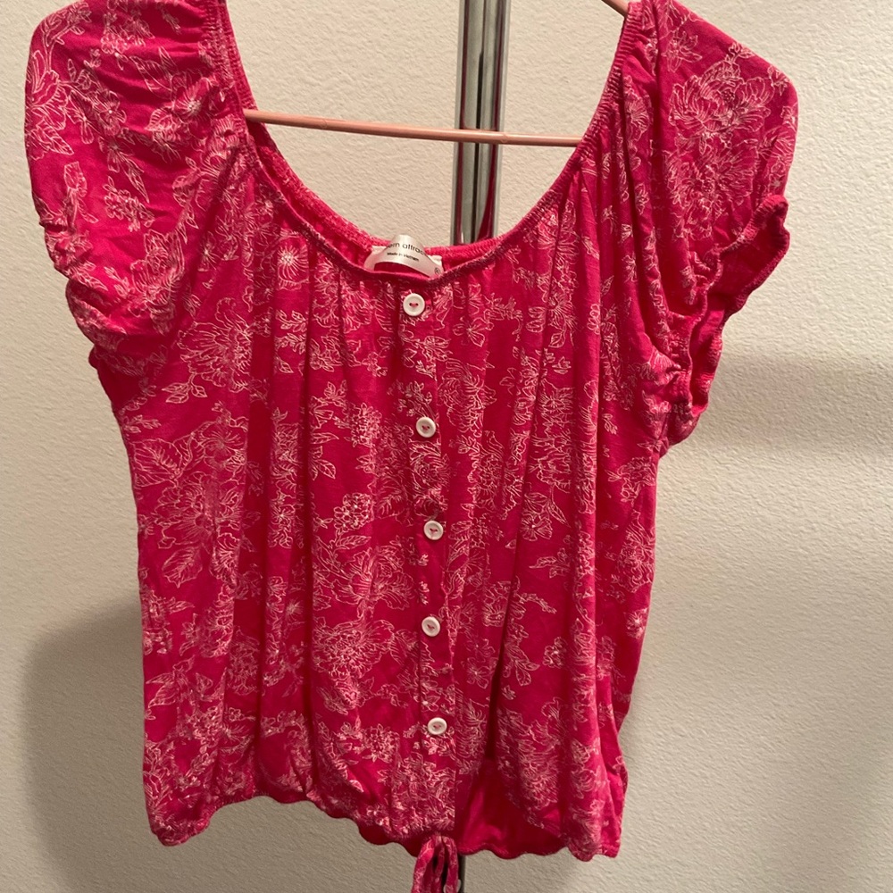 Vibrant Y2K-inspired Hot Pink Short-Sleeved Top - Perfect for Trendsetters!